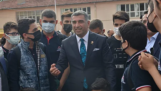 İzmir Büyükşehir Belediyesi yetkilileri okul yapımı için Elazığ'da