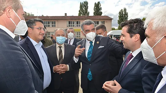 İzmir Büyükşehir Belediyesi yetkilileri okul yapımı için Elazığ'da