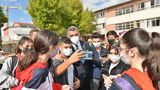 İzmir Büyükşehir Belediyesi yetkilileri okul yapımı için Elazığ'da