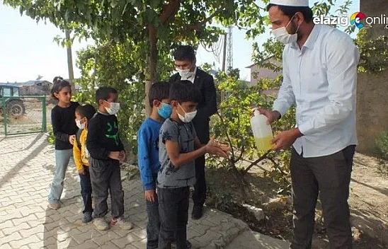 Muhtar, köy camisini eğitim yuvasına dönüştürdü