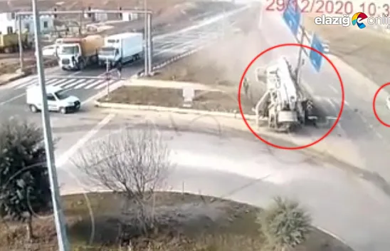 4 kişinin yaralandığı feci kaza saniye saniye kameraya yansıdı