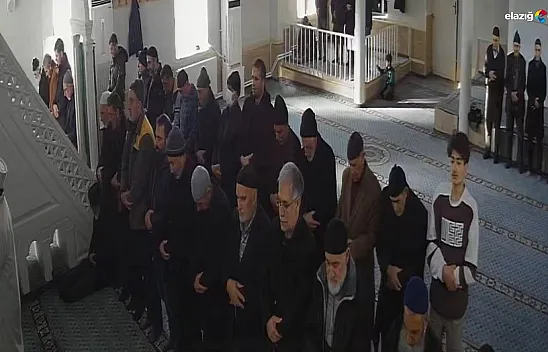 Elazığ'da Namaz Esnasında Şok Olay!