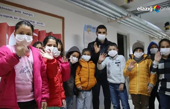 Deprem ve pandeminin etkilediği Elazığ'ın köy okullarında ilk ders heyecanı