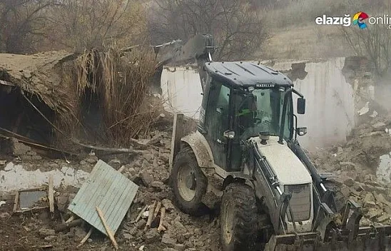 Depremden etkilenen Tunceli'de bin 486 ağır hasarlı yapı yıkılıyor
