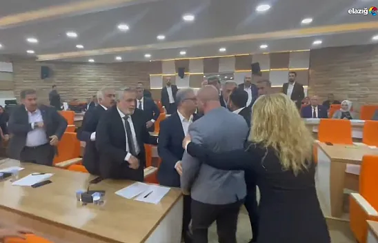 Elazığ Belediye Meclisi kavgayla açıldı!