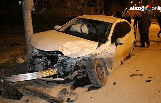 Elazığ'da minibüs ile otomobili çarpıştı: 5 yaralı