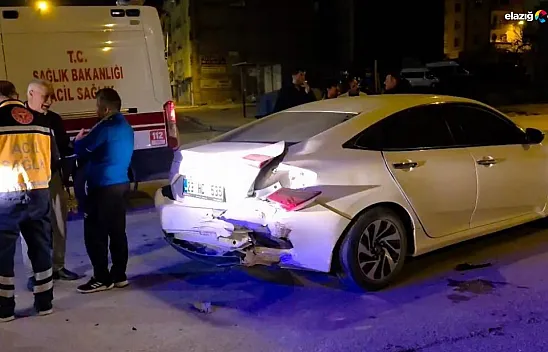 Cahit Dalokay Caddesi'nde Feci Kaza! Araçlar Çarpıştı, 2 Yaralı