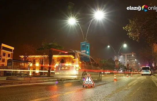 Elazığ'da cadde ve sokaklar sessizliğe büründü