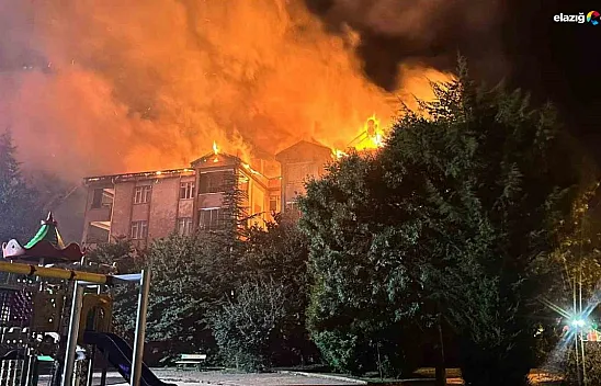 Elazığ'da çatı yangını 3 saatte söndürüldü