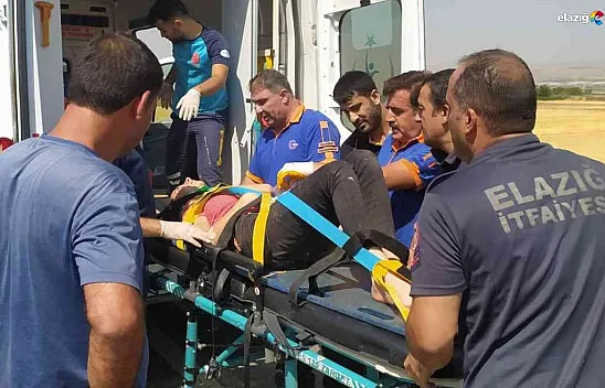 Elazığ'da kamyonet şarampole yuvarlandı: 3 yaralı