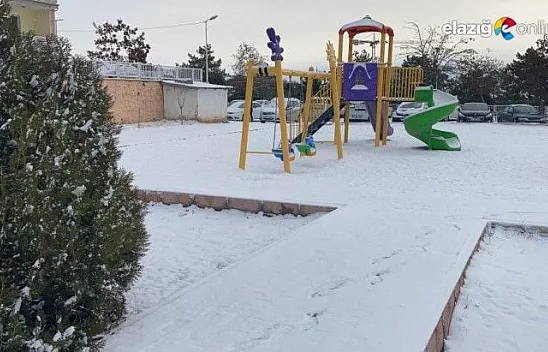 Elazığ'da kar etkili oldu, 101 köy yolu kapandı