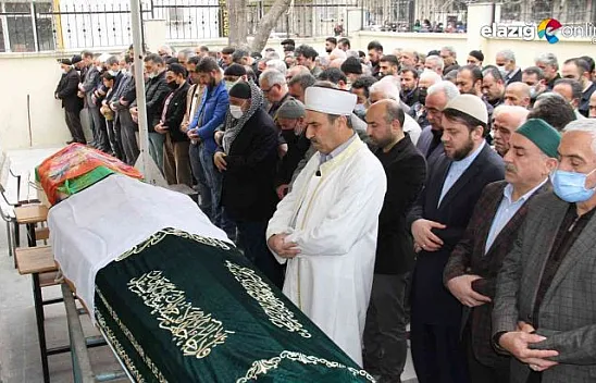 Öldürülen anne ve kızı son yolculuklarına uğurlandı