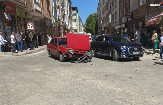 Elazığ'da otomobil ile çarpışan hafif ticari araç yan yattı