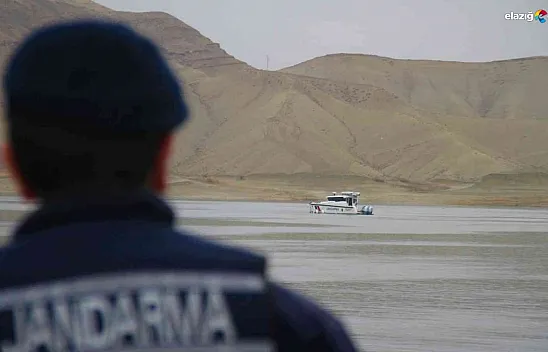 Elazığ'da suda kaybolan balıkçıyı arama çalışmaları devam ediyor