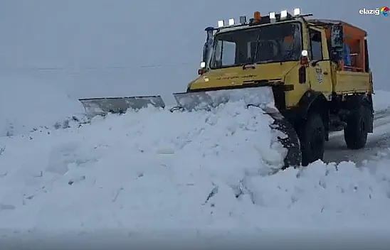 Elazığ İl Özel İdaresi Sahada! Kapanan Köy Yollar Tek Tek Ulaşıma Açılıyor!