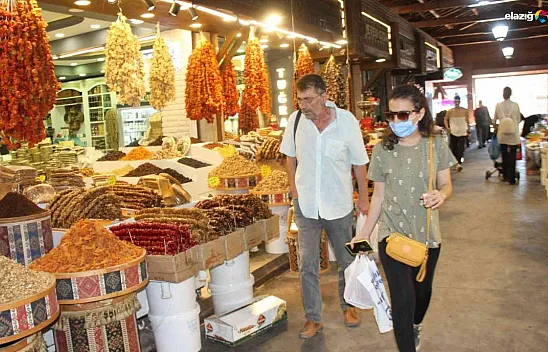 Gurbetçiler, Kapalı Çarşı esnafının yüzünü güldürdü