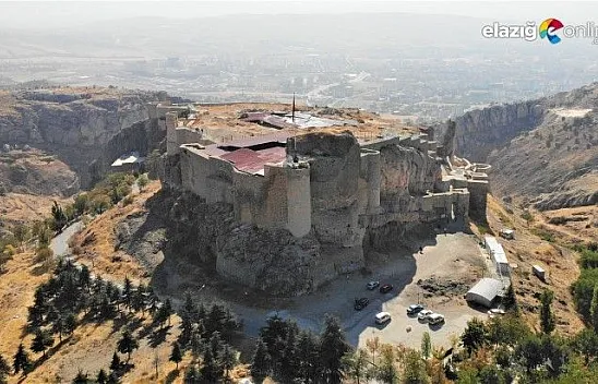 Harput Kalesi kazılarında 7 yılda 110 bin adet obje çıktı