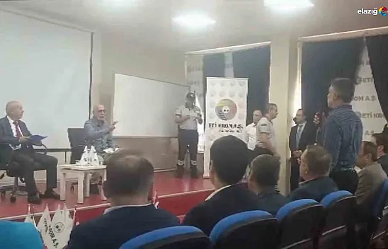 Haklarını talep eden işçileri hem azarladı hem de tehdit etti!