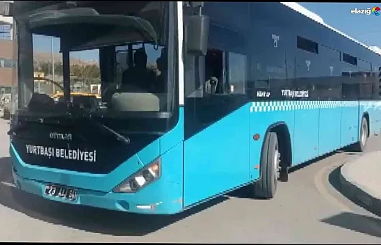 Kalp krizi geçiren yaşlı adamı otobüsle hastaneye yetiştirdiler