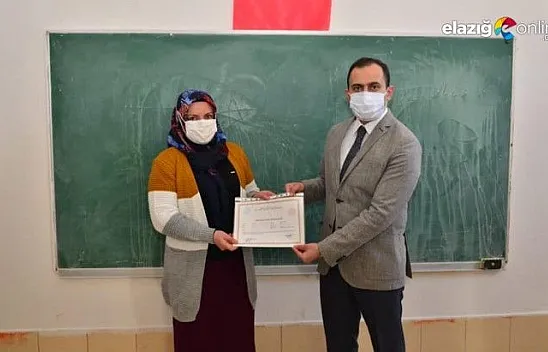 Okuma yazma öğrenen kursiyerlere sertifikaları verildi