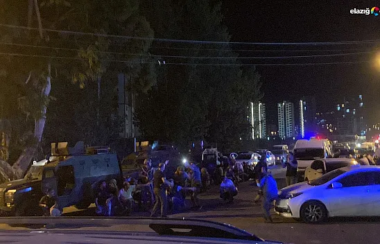 Polisevi'ne önce uzun namlulu silahlarla, sonra bombalı araçla saldırdılar!