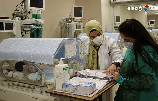 Prematüre bebeklere 'anne şefkati' ile bakıyorlar