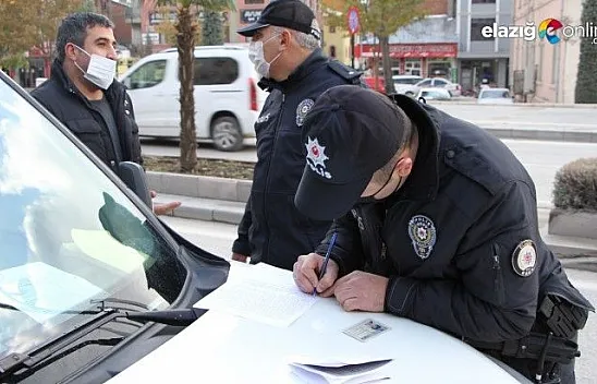 Sokağa çıkma kısıtlamasına uymayanlar polise yakalandı