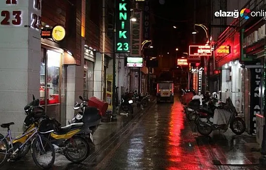 Sokağa çıkma kısıtlamasında cadde ve sokaklar boş kaldı