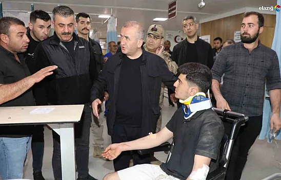Elazığ'da Feci Midibüs Kazası Sonrası Vali Hatipoğlu'ndan Yaralılara Ziyaret!
