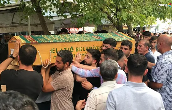 Arıca ailesinin acı günü! Baba, oğul ve amca son yolculuklarına uğurlandı