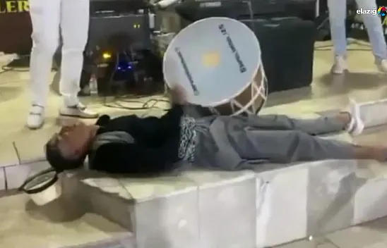 Davulcu sünnet düğününde kendinden geçti