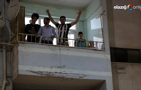 Elazığ'da şampiyonluk kutlamaları balkonlardan yapıldı