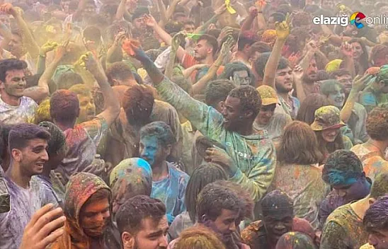 Elazığ'daki 'Color Fest' renkli görüntüler oluşturdu