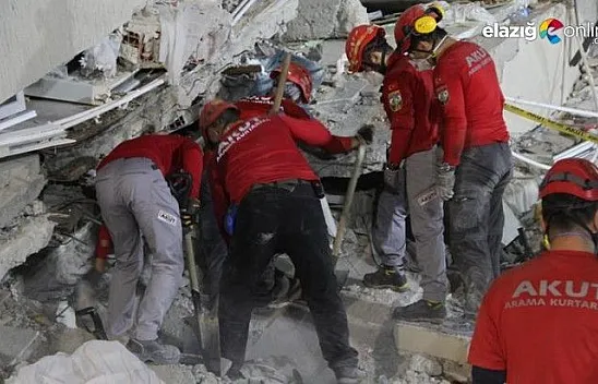 İzmir umut sessizliğine büründü