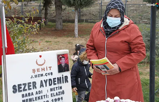 Şehit annesi oğlu için türkü yazdı, dinleyenler duygulandı