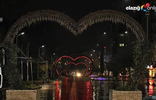 Sokağa çıkma kısıtlamasında cadde ve sokaklar boş kaldı