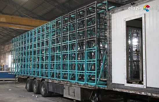 Türkiye'nin en büyük ve teknolojik mobil arı tırını yaptı