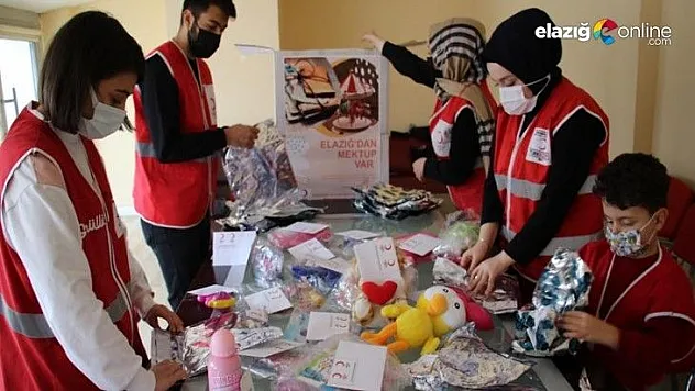 Elazığ'da depremi yaşayan çocuklardan İzmirli akranlarına mektup