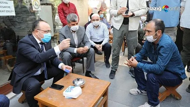 Vali Yırık, iş talebinde bulunan genç adama sigarayı bıraktırdı