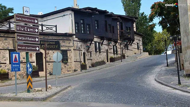 Sıcaklardan dolayı tarihi Harput sokakları boş kaldı