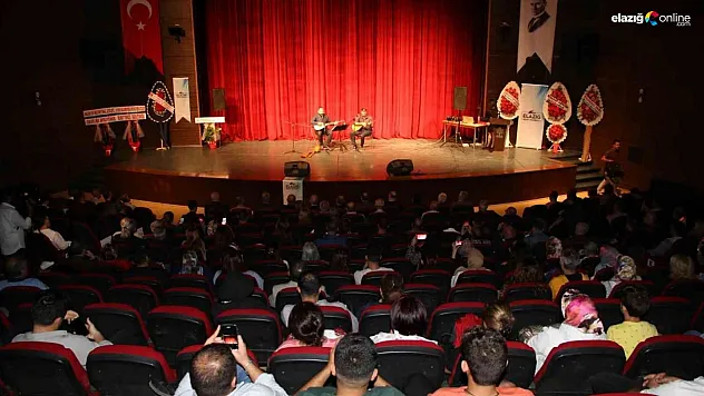 Düzenlenen konser ve semah gösterisine, izleyenlerden tam not