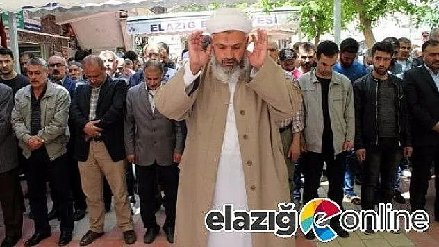 Şehitler için gıyabi cenaze namazı kılındı