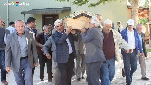 Annelerinin cesediyle 15 gün yaşadılar