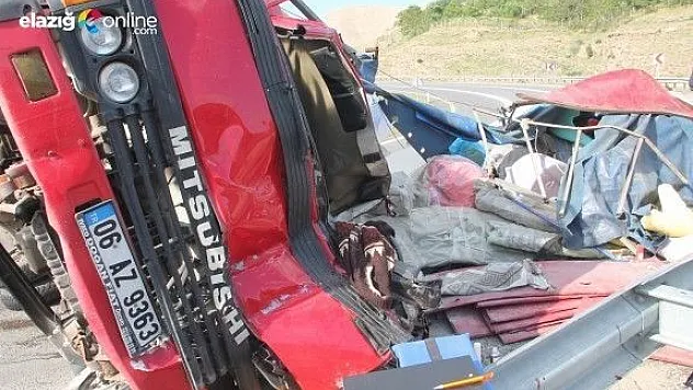 Freni boşalan kamyon devrildi: 3 yaralı