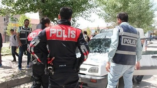 Polisten çocukların korunmasına yönelik eş zamanlı uygulama