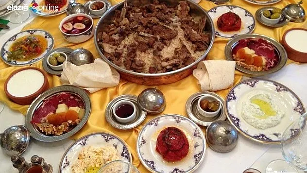 Ramazan, eğlence ve şatafata dönüşmesin!