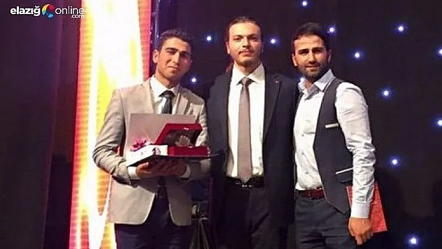 Şiir yarışmasında Elazığ gençlik merkezleri rüzgarı