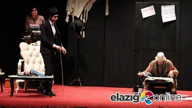 Z Vitamini Elazığ'da tiyatro severlerle buluştu