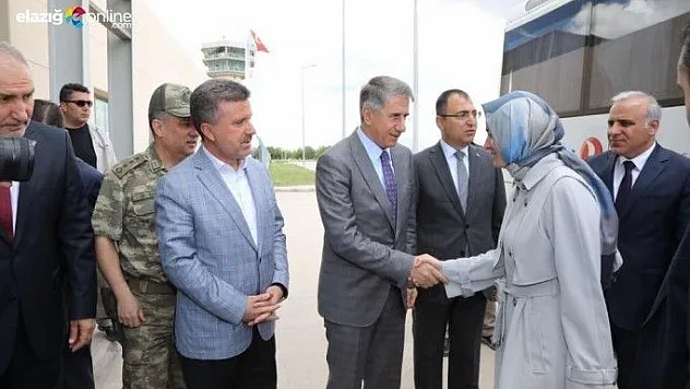 Bakan Kaya Elazığ Havalimanında
