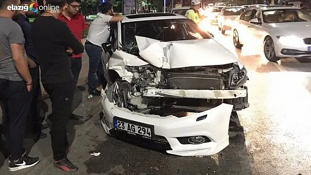 Elazığ'da zincirleme kaza: 2 yaralı